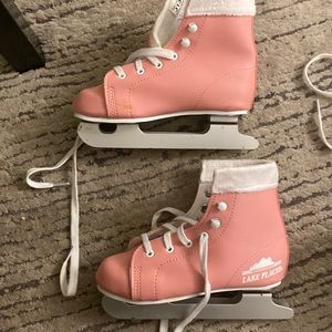 Girls j13 lake placid double blade skates. Good condition. Worn three times.